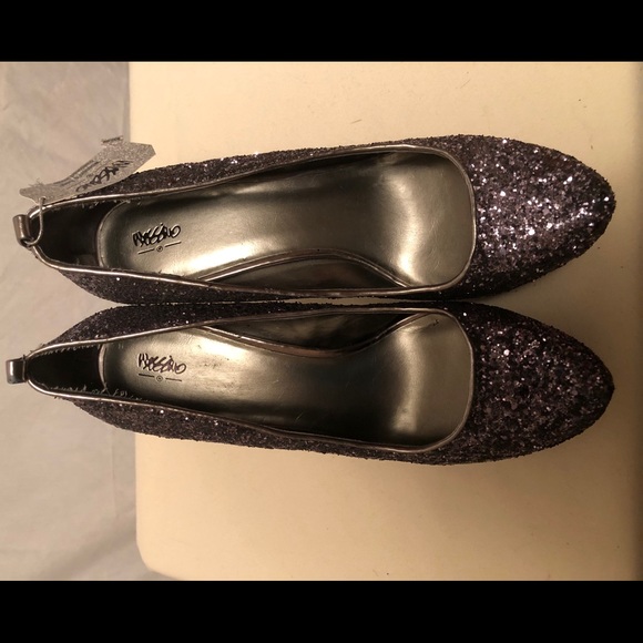 Mossimo Supply Co. Shoes - Mossimo Pewter Sparkle Heel